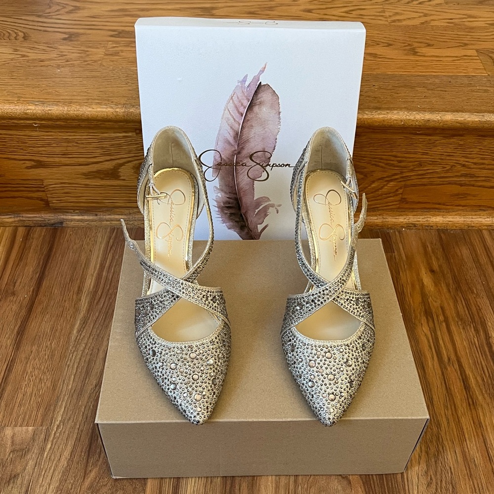 Jessica Simpson Gold & Silver shoes Size 6.5 M - 7